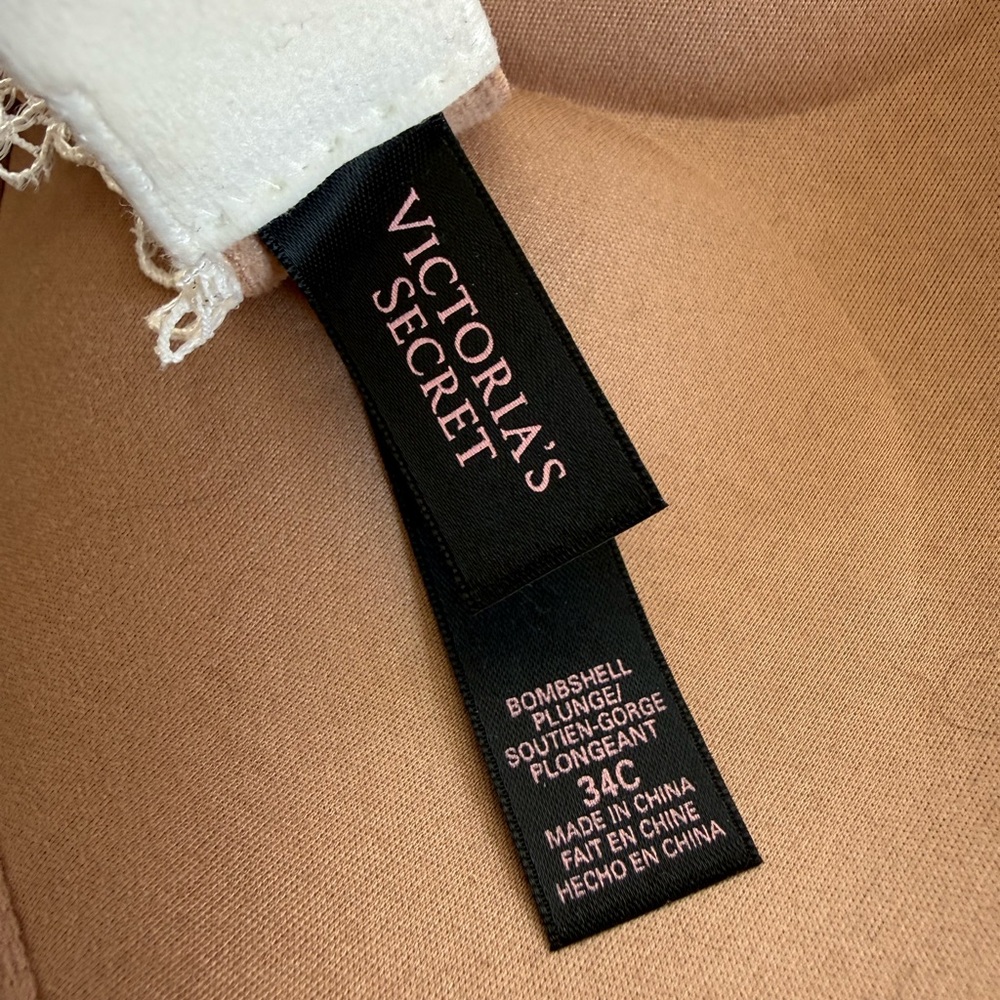 Victoria's Secret Bombshell Plunge Push-Up Bra in Beige Coconut Crochet Lace - Picture 8 of 9
